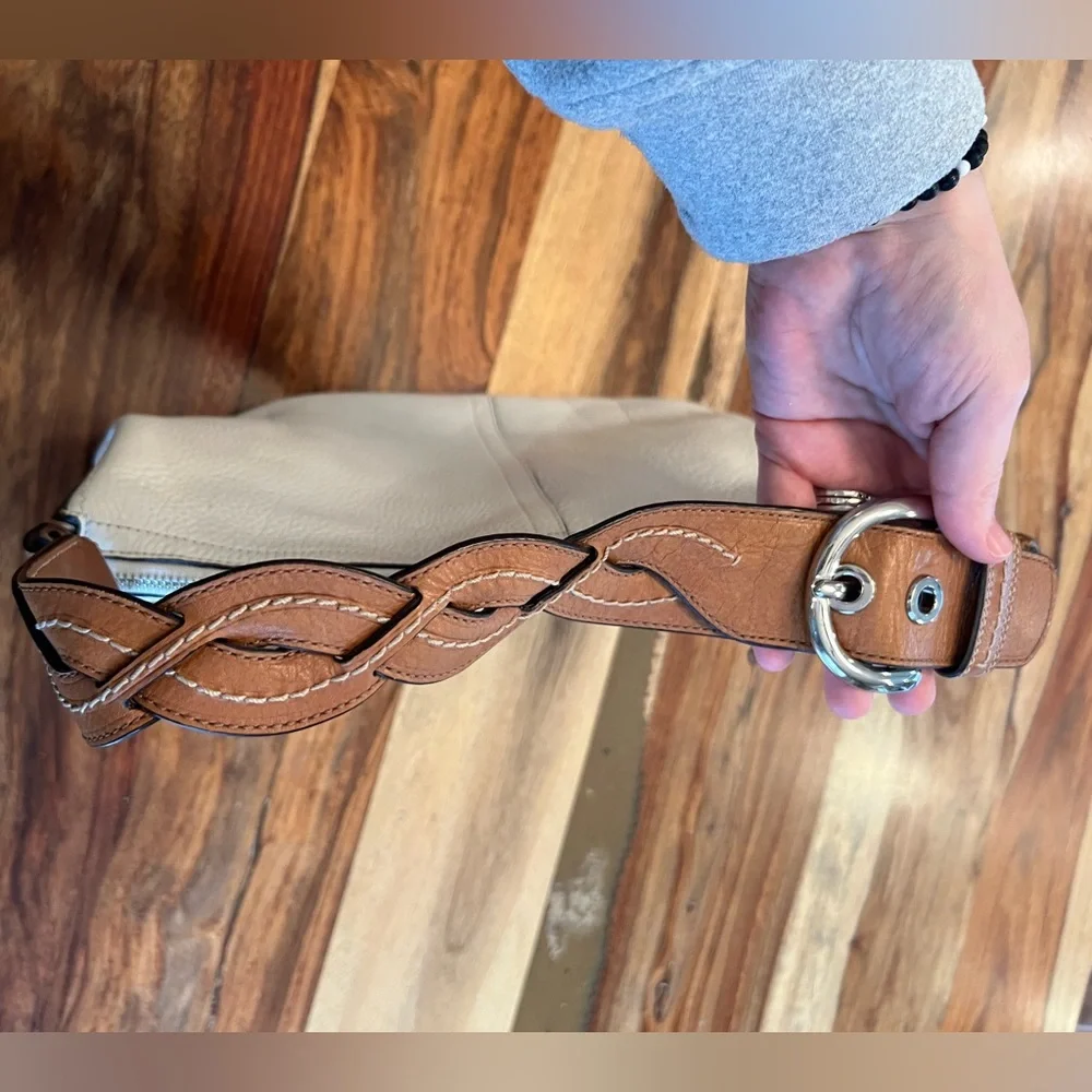 Coach white purse - Picture 8 of 8